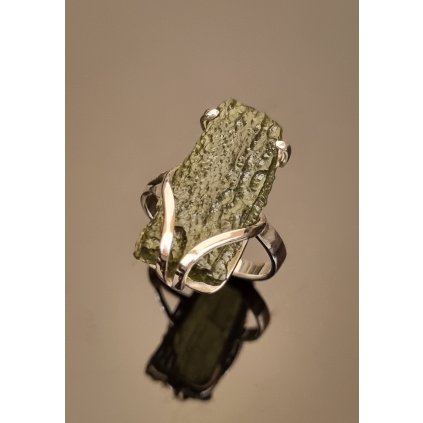 Stříbrný prsten s vltavínem P35 0007