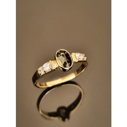Zlatý prsten s vltavínem a zirkony 2000342220003 P22 0090