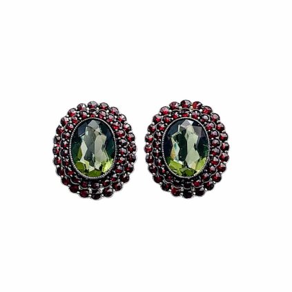 Silver earrings with cut Moldavites and garnets P2000084660006