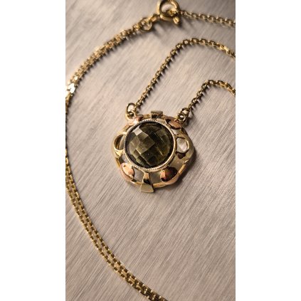 Zlatý náhrdelník s vltavínem P23 0009