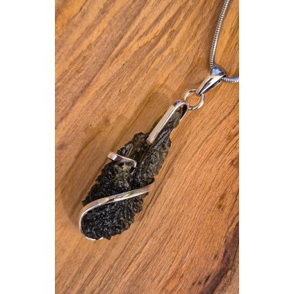 Stříbrný přívěsek s vltavínem P37 0216