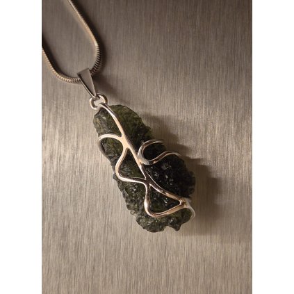 Stříbrný přívěsek s vltavínem P37 0180