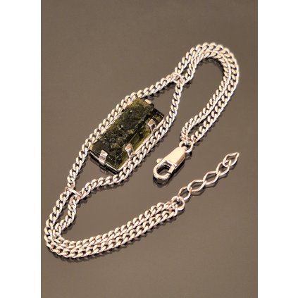 Stříbrný náramek s vltavínem P38 0016