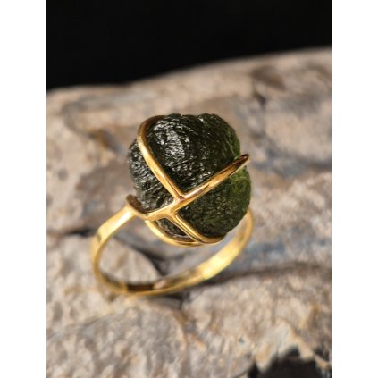 Zlatý prsten s vltavínem P27 0018