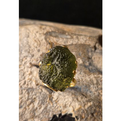 Zlatý prsten s vltavínem P27 0061