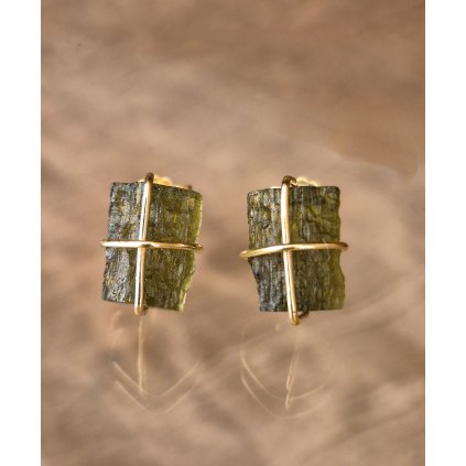 Zlaté náušnice s vltavíny P26 0014