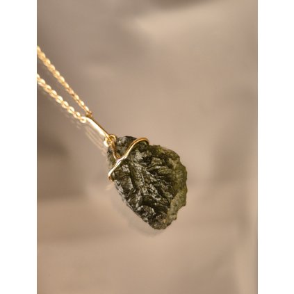 Zlatý přívěsek s vltavínem P25 0054