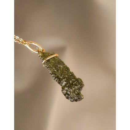 Zlatý přívěsek s vltavínem 25 0083