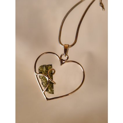 Oboustranný stříbrný přívěsek s vltavínem ve tvaru srdce P37 0118