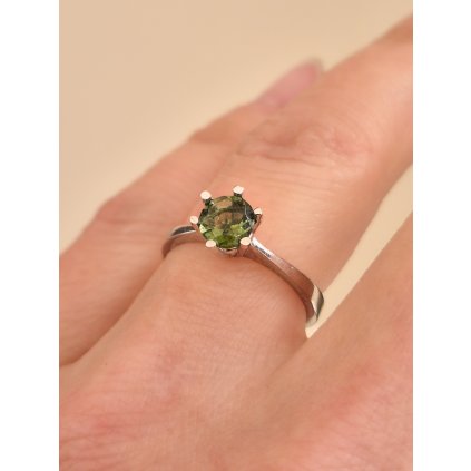 Stříbrný prsten s vltavínem P30 0042