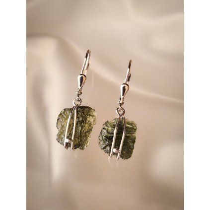 Stříbrné náušnice s vltavínem P36 0015