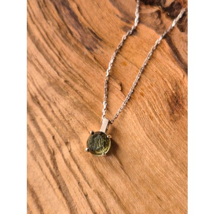 Stříbrný náhrdelník s vltavínem P34 0016