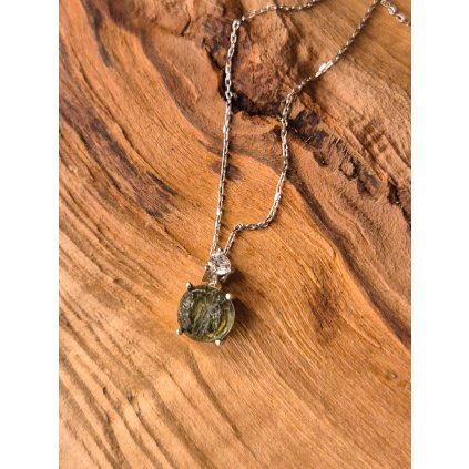 Stříbrný náhrdelník s vltavínem a zirkonem P34 0025