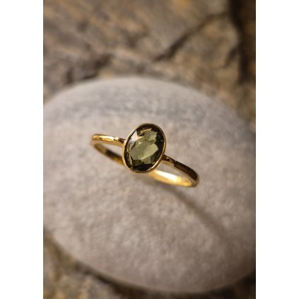 Zlatý prsten s vltavínem 2000367470001