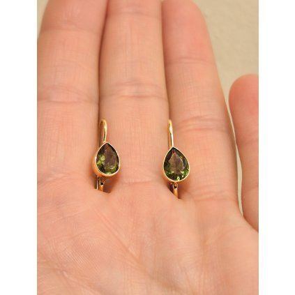 Zlaté náušnice s vltavíny ve tvaru kapek P20 0132