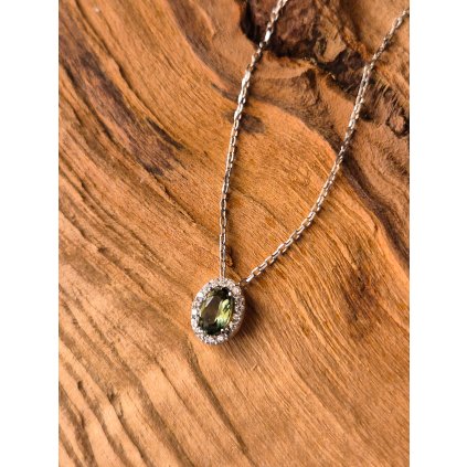 Stříbrný náhrdelník s vltavínem a zirkony P34 0034