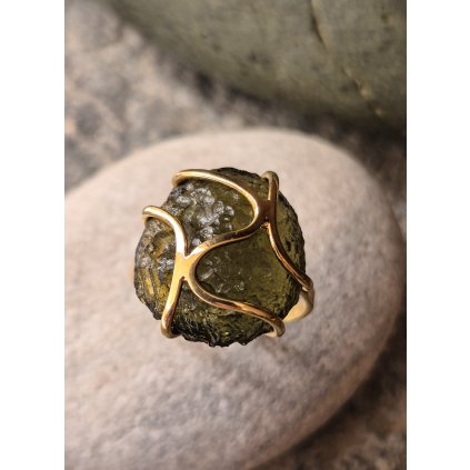 Zlatý prsten s vltavínem P27 0004