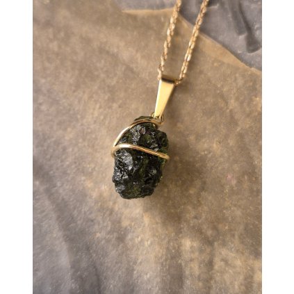 Zlatý přívěsek s vltavínem 25 0065