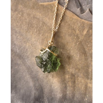 Zlatý přívěsek s vltavínem P2000350180009