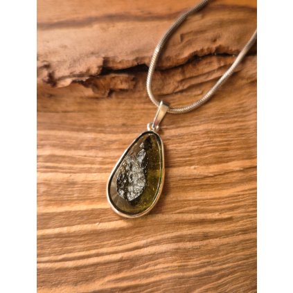 Stříbrný přívěsek  s vltavínem P31 0006