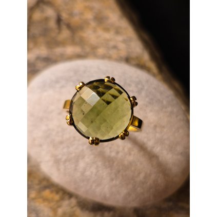 Luxusní prsten s broušeným vltavínem P22 0116