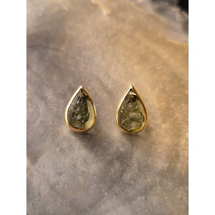 Zlaté náušnice s vltavíny ve tvaru kapek P20 0159