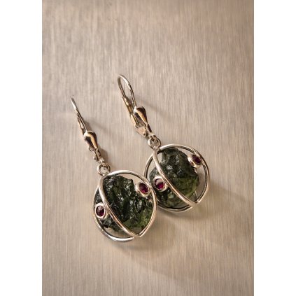 Stříbrné visací náušnice s vltavíny a granáty P36 0034