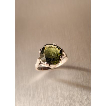 Stříbrný prsten s vltavínem P30 0008