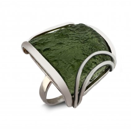 Stříbrný prsten s neopracovaným vltavínem 2000295610005