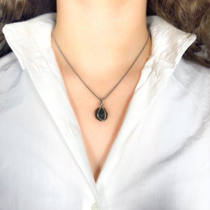 Moldavite pendant in silver 2000197580000