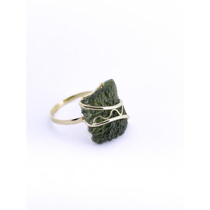 Moldavite ring in gold 2000092080001