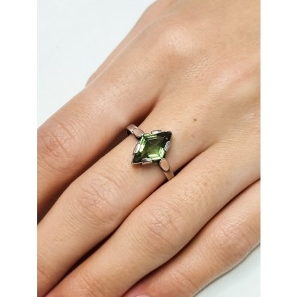 Stříbrný prsten s vltavínem P2000318100001