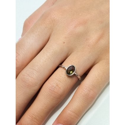 Stříbrný prsten s vltavínem P2000317800001