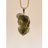 Zlatý přívěsek s vltavínem, glyptika, profil obličeje ženy 20 0029