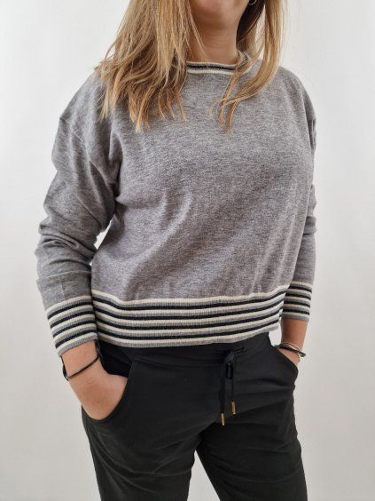 1777 damsky lehky svetr oversize 38 42