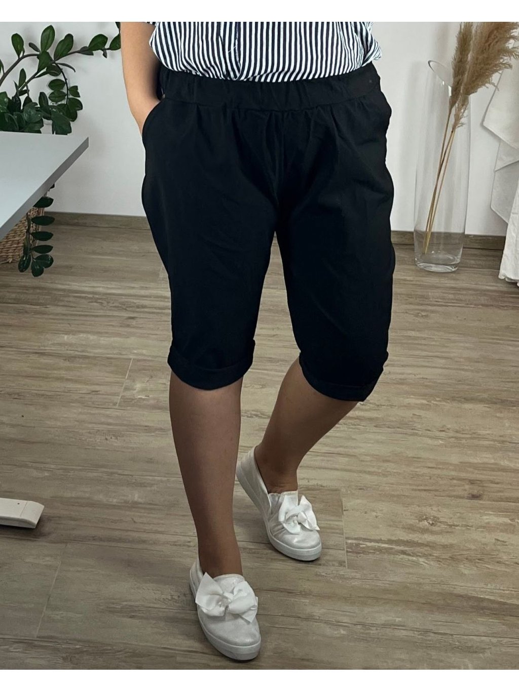 Kraťasy šortky strečové dámské nadrozměr (54/56 ONE SIZE) ITALSKÁ MÓDA IM424BORA/DUR (Velikost 54/56, Barva Černá)