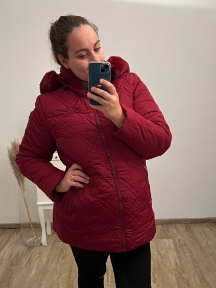 Bunda s kapucí dámská nadrozměr (52-60) Nat227070 červená (Velikost 52, Barva červená)