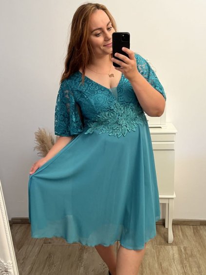 Šaty krajkové společenské krátký rukáv dámské nadrozměr (XL/2XL ONE SIZE) ITALSKÁ MÓDA IMM2380657PL/DU (Velikost XL/2XL, Barva zelená mintova)
