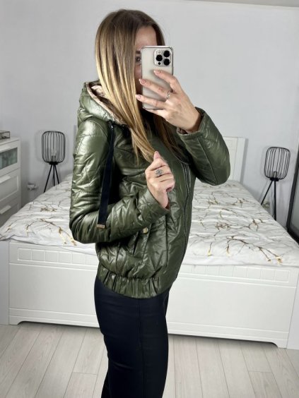 Bunda podzimní  s kapucí dámská (XS-XL) POLSKÁ MóDA PMWC23B8219-11 (Velikost XS, Barva zelená khaki)