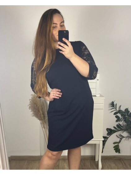 Šaty elegantní společenské 3/4 rukáv dámské nadrozměr (44-56) POLSKÁ MÓDA PMFF24DITA2/DU (Velikost 44, Barva tmavě modrá)