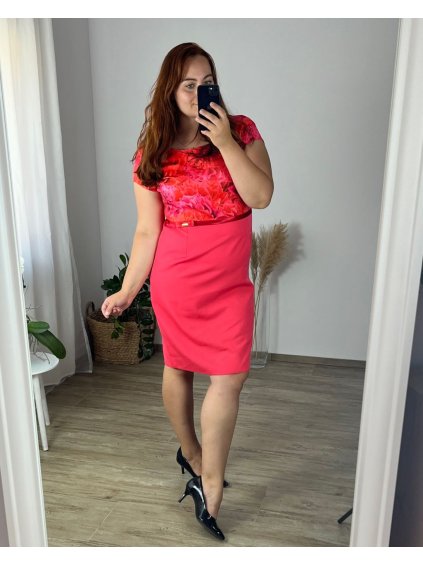 Šaty elegantní společenské bez rukávu dámské nadrozměr (42-52) POLSKÁ MÓDA PMF23ROSE-1/DR (Velikost 48, Barva růžová)