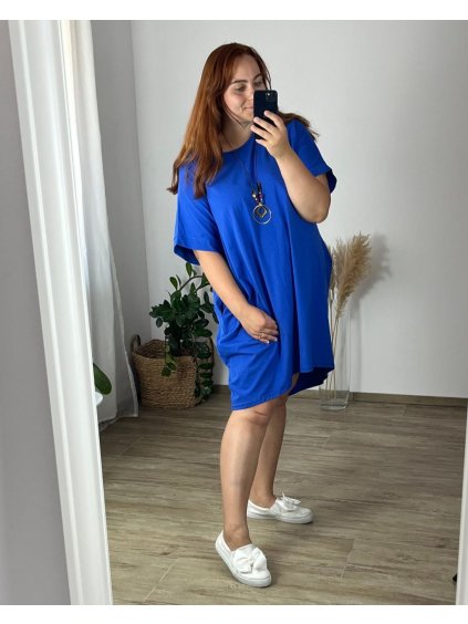 Šaty oversize s přívěškem krátký rukáv dámské nadrozměr bavlněné letní (56/58 ONE SIZE) ITALSKÁ MÓDA IM424381/DR (Velikost 56/58, Barva modrá královská)