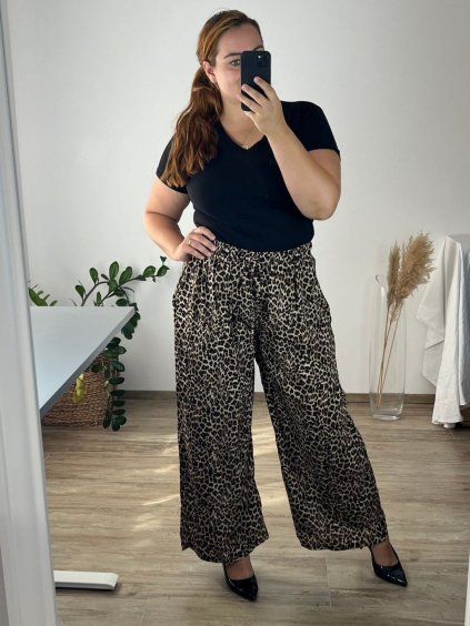 Kalhoty letní dlouhé dámské nadrozměr (54/56 ONE SIZE) ITALSKÁ MÓDA IMWEC24WILD-3/DR (Velikost 54/56, Barva hnědá leopard)