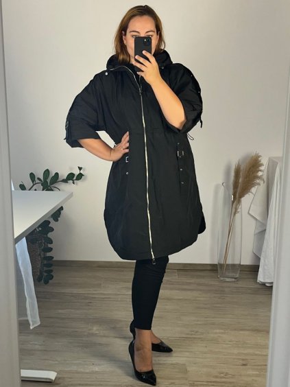 Bunda na zip s kapucí 3/4 rukáv dámská nadrozměr (56,58,60) ITALSKá MóDA IMSM24MOON/DR (Velikost 60, Barva Černá)
