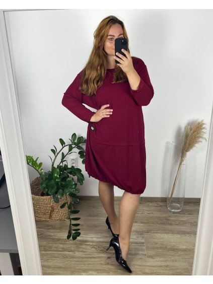 Šaty dlouhé teplé volnočasové dlouhý rukáv dámské nadrozměr (52/54/56 ONE SIZE) ITALSKÁ MÓDA IM424CLASIC/DU (Velikost 54/56, Barva vínová)