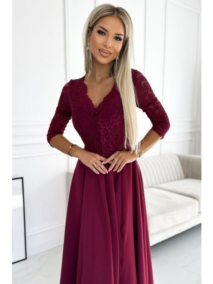 309-9 AMBER elegantní dlouhé maxi šaty s krajkovým výstřihem - vínové NMC-309-9/DU (Velikost S, Barva vínová)