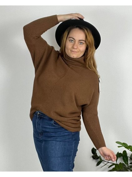 Svetr úpletový s rolákem dlouhý rukáv dámský nadrozměr (54/56/58 ONE SIZE) ITALSKá MóDA IMSN245303/DR (Velikost 56/58, Barva hnědá světlá)