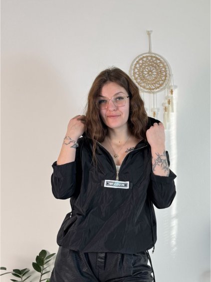 Bunda šusťáková s kapucí dámská nadrozměr (S/M/L ONE SIZE) ITALSKÁ MÓDA IMD22189 (Velikost S/M/L, Barva Černá)