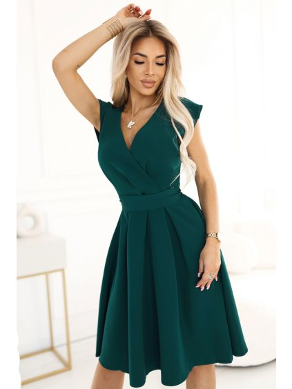 348-11 SCARLETT - flared dress with a neckline - green (Velikost S)