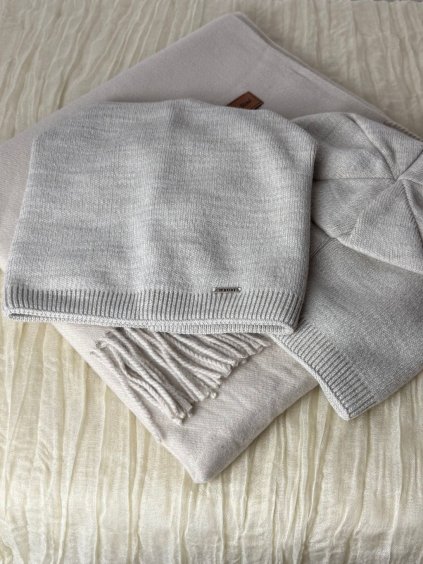 Čepice zimní  dámská (ONE SIZE) WROBI PV425001/DUR (Velikost ONE SIZE, Barva béžová)